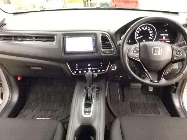 Used Honda Vezel 2016 Model Silver color picture: Interior view