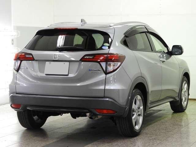 Used Honda Vezel Hybrid 2014 Model Silver color picture: Back view