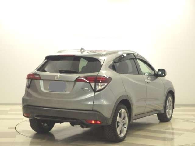 Used Honda Vezel Hybrid 2015 Model Silver color picture: Back view