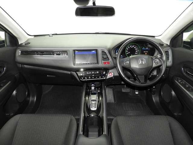 Used Honda Vezel Hybrid 2016 Model Black color picture: Interior view