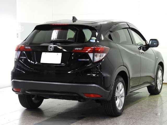 Used Honda Vezel Hybrid 2016 Model Black color picture: Back view