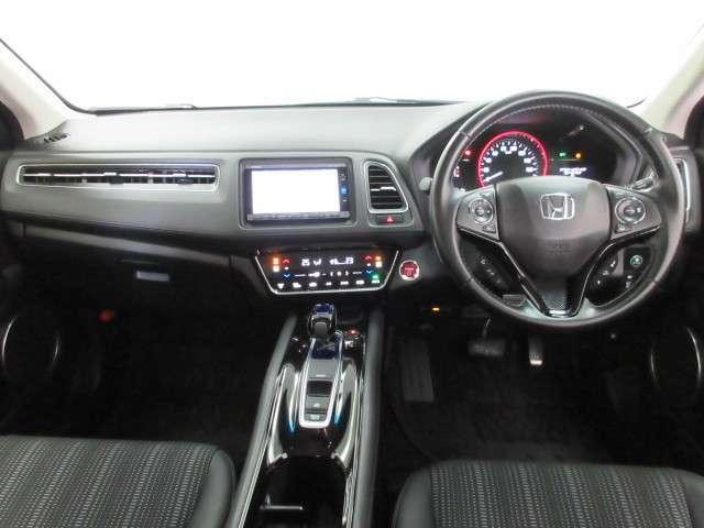 Used Honda Vezel Hybrid 2017 Model Blue color picture: Interior view