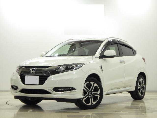 Used Honda Vezel Hybrid 2017 Model White Pearl color picture: Front view