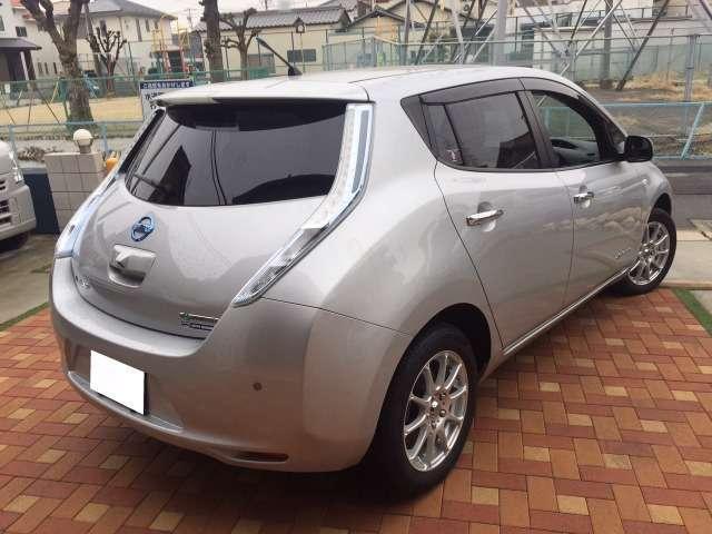 Used Nissan Leaf Silver body color 2013 model photo: Back view