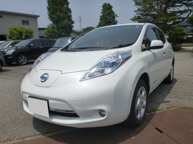 Used Nissan Leaf White Pearl body color 2014 model photo: Front view
