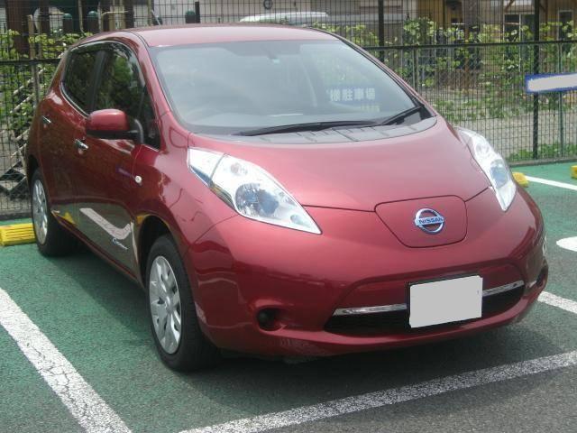 Used Nissan Leaf Red body color 2014 model photo: Front view
