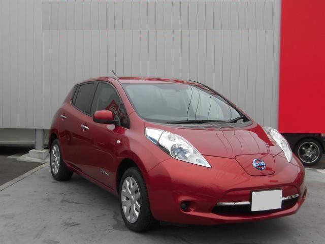Used Nissan Leaf Red body color 2015 model photo: Front view