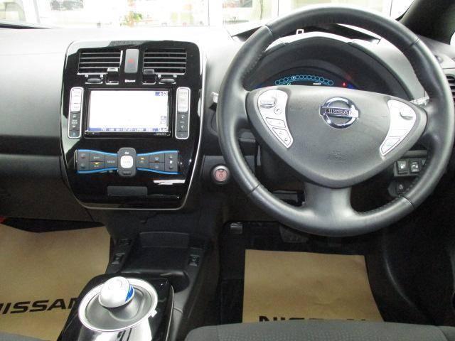 Used Nissan Leaf Silver body color 2015 model photo: Interior view