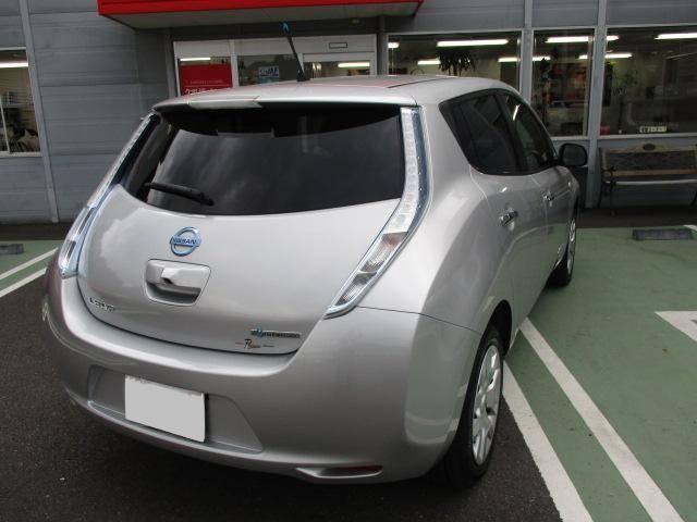 Used Nissan Leaf Silver body color 2015 model photo: Back view