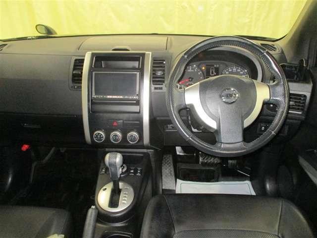 Used Nissan X-Trail 2011 Model Black color photo:  Interior view image