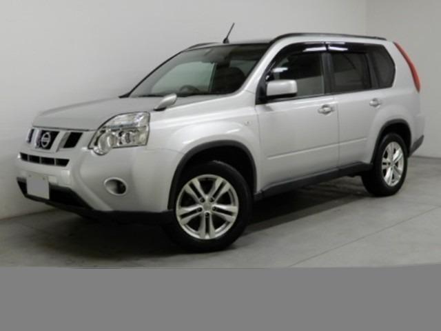 Used Nissan X-Trail 2011 Model Silver color photo:  Front view image