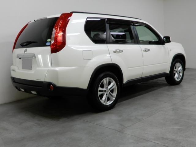 Used Nissan X-Trail 2012 Model White Pearl color photo:  Back view image