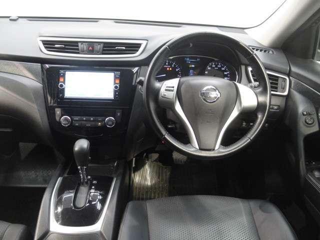 Used Nissan X-Trail 2014 Model Black color photo:  Interior view image