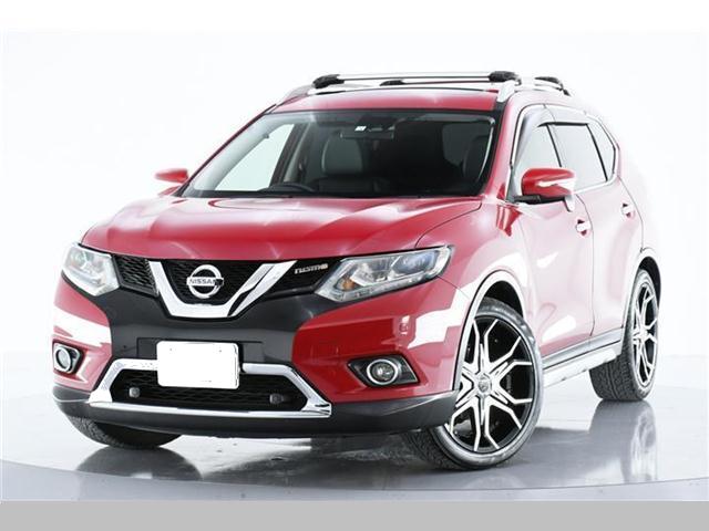 Used Nissan X-Trail 2014 Model Wine Red color photo:  Front view image