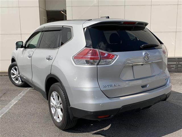 Used Nissan X-Trail 2014 Model Silver color photo:  Back view image
