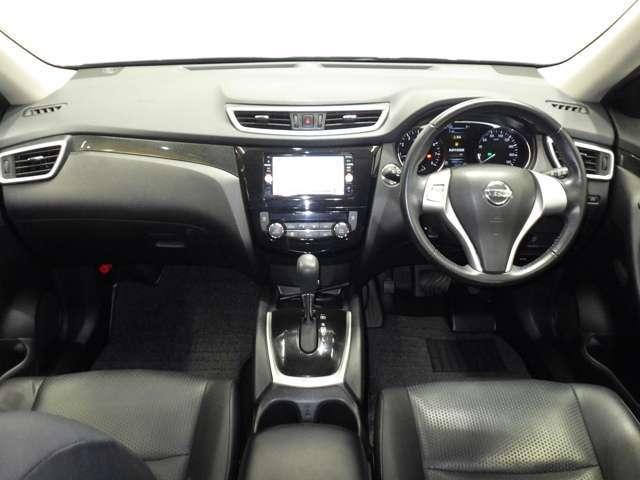 Used Nissan X-Trail 2015 Model Black color photo:  Interior view image