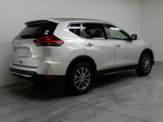 Used Nissan X-Trail 2018 Model Silver color photo:  Back view image