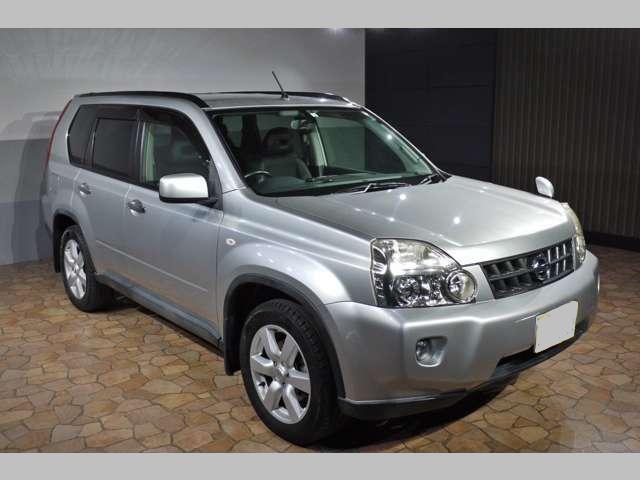 Used Nissan X-Trail 2010 Model Silver color photo:  Front view image