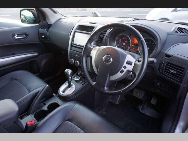 Used Nissan X-Trail 2010 Model Silver color photo:  Interior view image