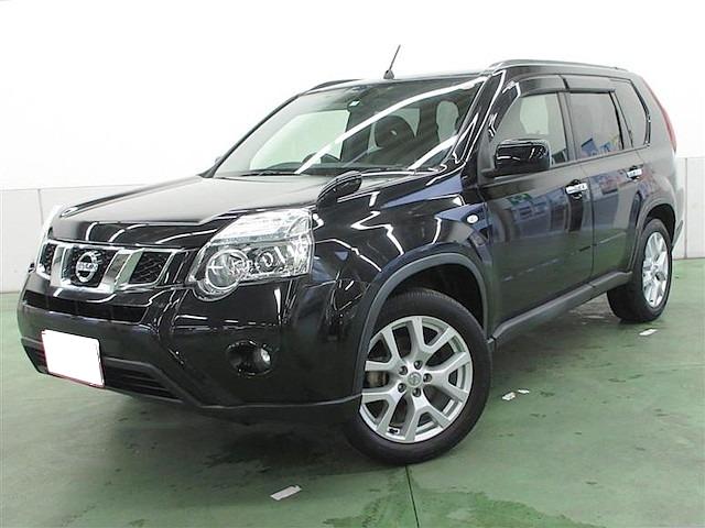 Used Nissan X-Trail 2013 Model Black color photo:  Front view image