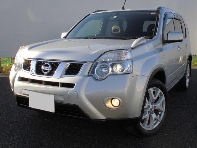 Used Nissan X-Trail 2013 Model Silver color photo:  Front view image