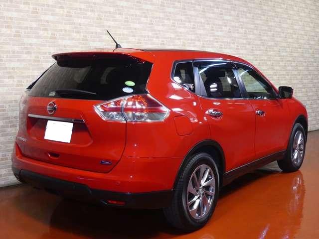Used Nissan X-Trail 2016 Model Wine Red color photo:  Back view image