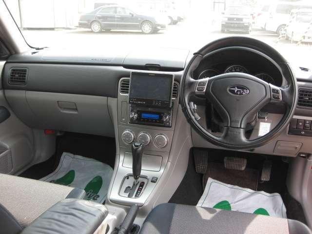 Used Subaru Forester 2005 Model Red body color photo: Interior view