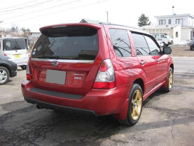 Used Subaru Forester 2005 Model Red body color photo: Back view