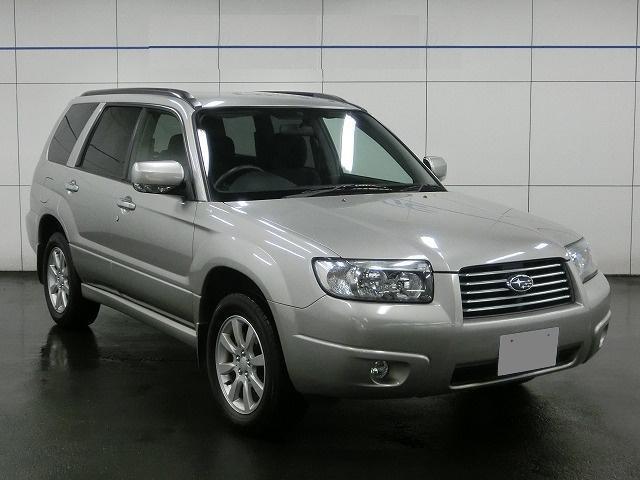 Used Subaru Forester 2005 Model Silver body color photo: Front view