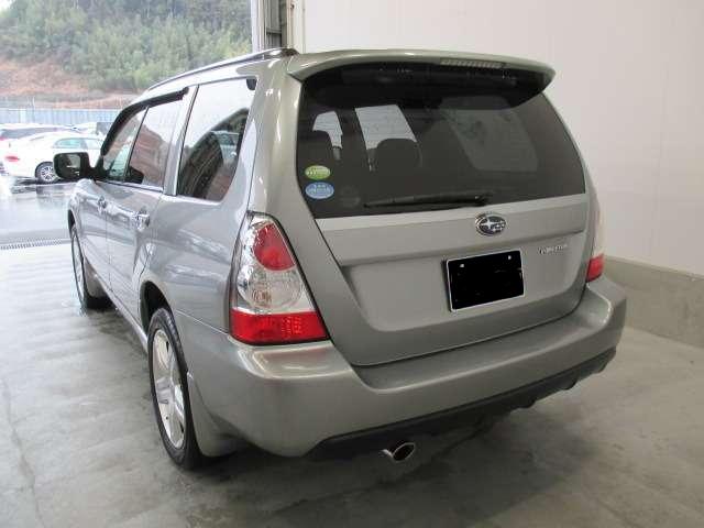Used Subaru Forester 2006 Model Silver body color photo: Back view