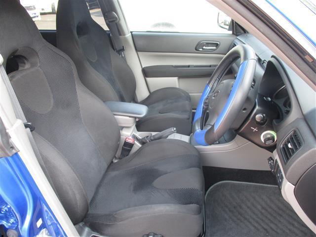 Used Subaru Forester 2007 Model Blue body color photo: Interior view