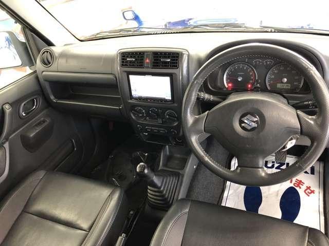 Used Suzuki Jimny, Cross Adventure, Manual Transmission, 2011 Model, Blue color photo: interior view
