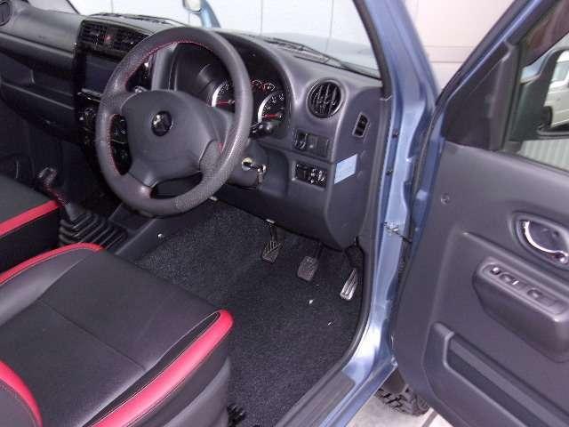 Used Suzuki Jimny, Cross Adventure, Manual Transmission, 2012 Model, Blue color photo: interior view