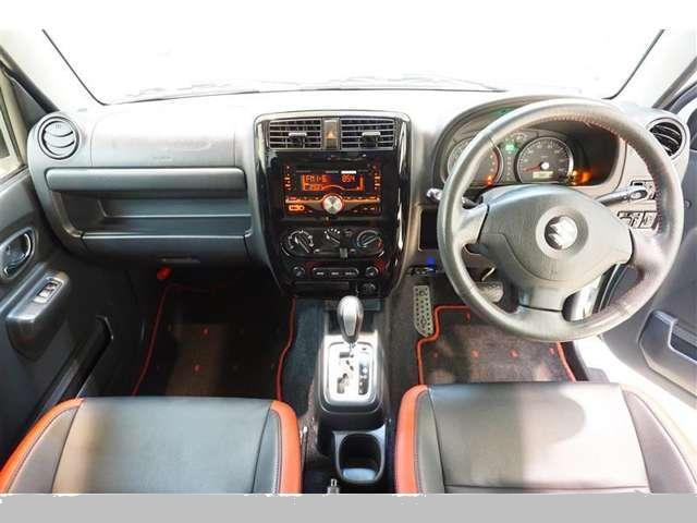 Used Suzuki Jimny, Cross Adventure, Automatic Transmission, 2013 Model, White Pearl color photo: interior view