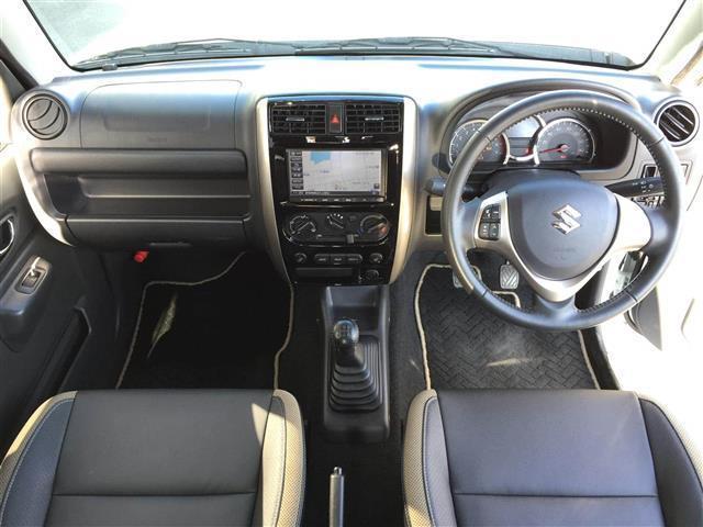 Used Suzuki Jimny, Land Venture, Manual Transmission, 2016 Model, White Pearl color photo: interior view