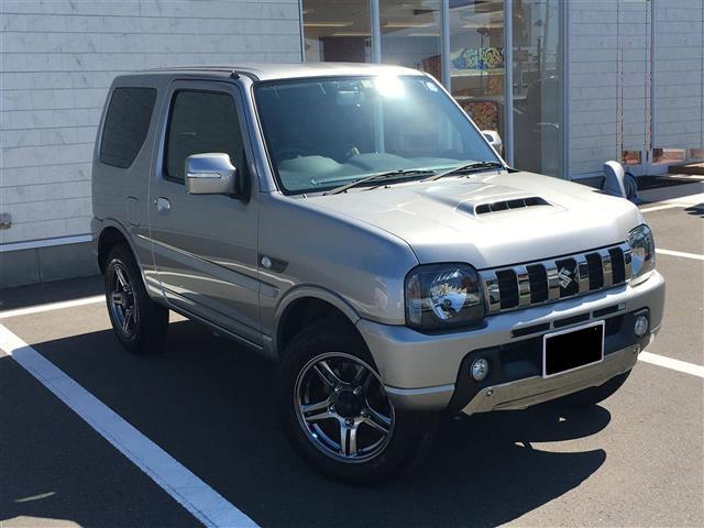 Used Suzuki Jimny, Land Venture, Automatic Transmission, 2016 Model, Silver color photo: Front view