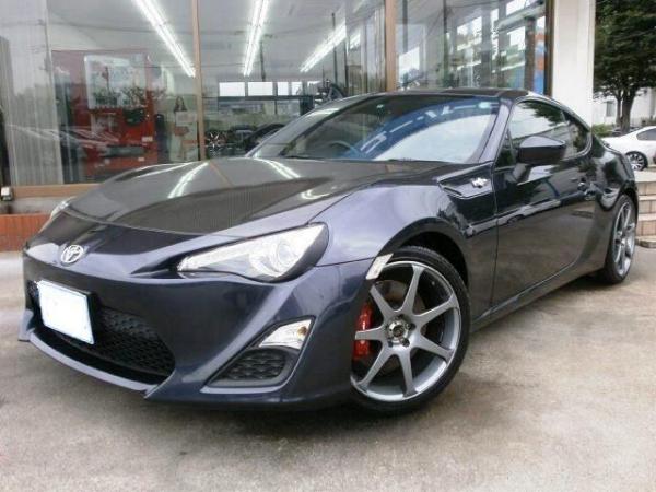 Used Toyota 86 Ash gray body color 2012 model photo: Front view