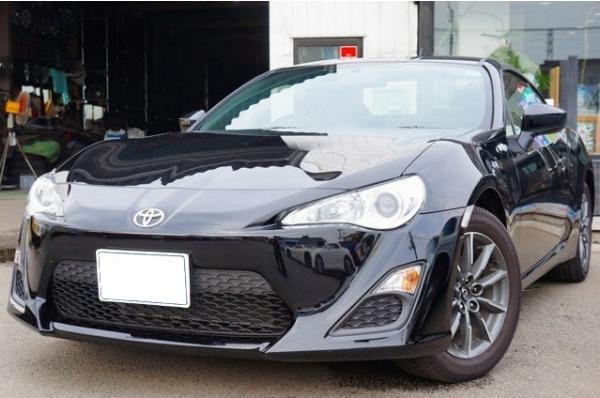 Used Toyota 86 Black body color 2012 model photo: Front view