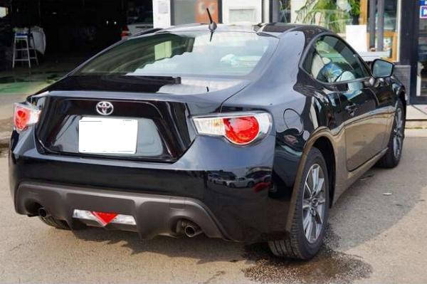 Used Toyota 86 Black body color 2012 model photo: Rear view