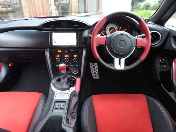 Used Toyota 86 Red body color 2012 model photo: Interior view