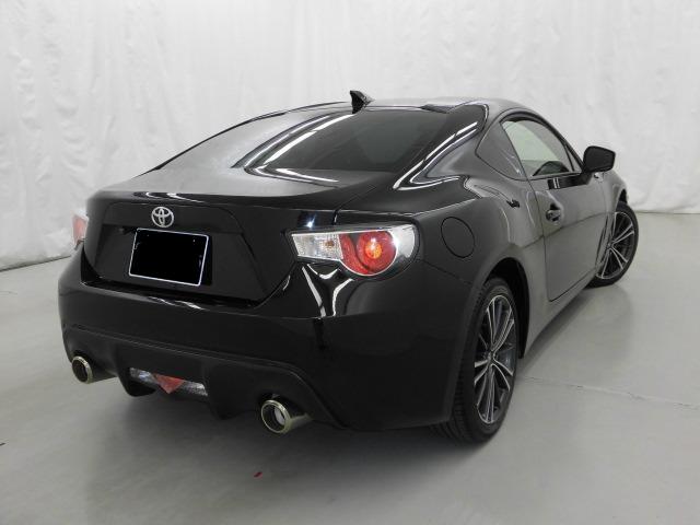 Used Toyota 86 Black body color 2013 model photo: Back view