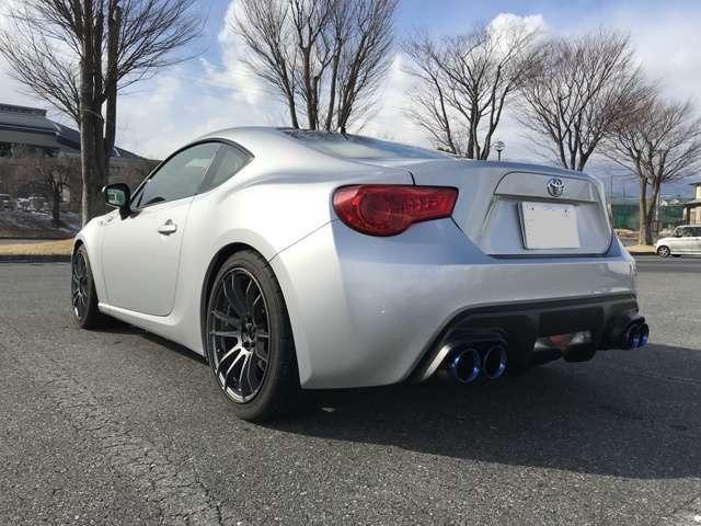 Used Toyota 86 Silver body color 2013 model photo: Back view