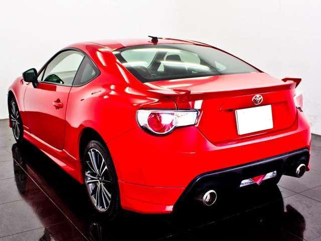 Used Toyota 86 Red body color 2014 model photo: Back view