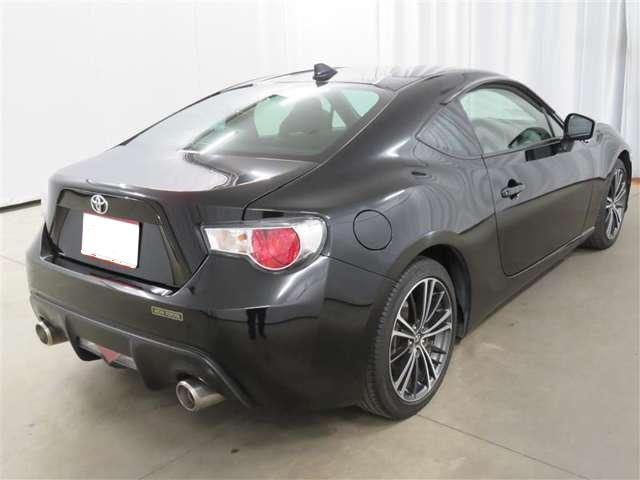 Used Toyota 86 Black body color 2015 model photo: Back view