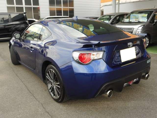 Used Toyota 86 Blue body color 2015 model photo: Back view