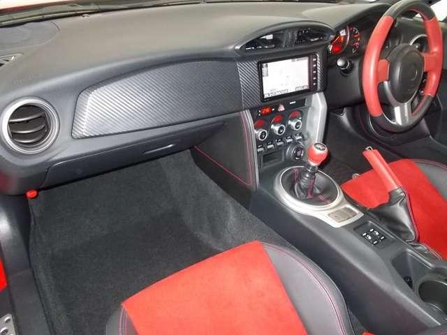 Used Toyota 86 Red body color 2016 model photo: Interior view