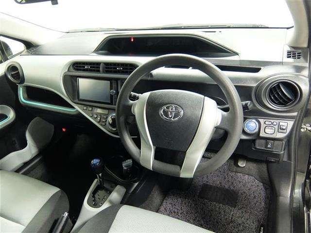 Toyota Aqua used car 2012 model Black color photo: Cockpit view (Driver view)