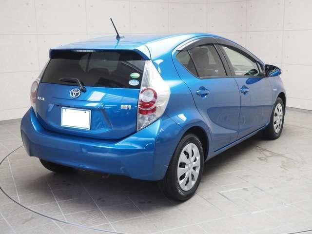 Toyota Aqua used car 2012 model Blue color photo: Back view (Rear view)