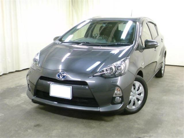 Toyota Aqua used car 2012 model Gray color photo: Front view