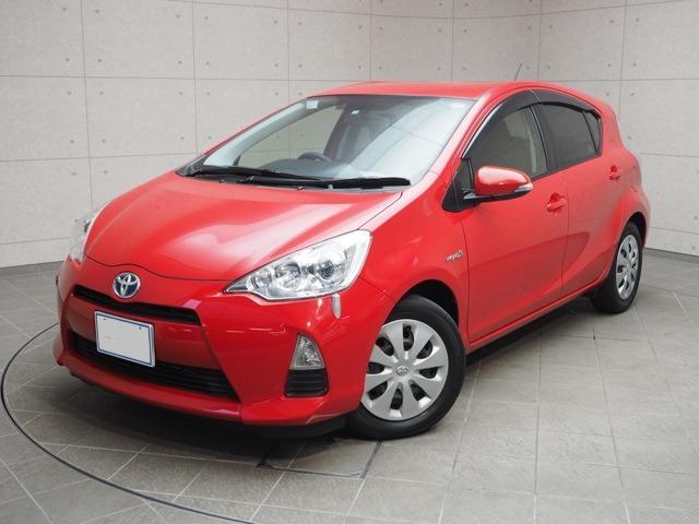 Toyota Aqua used car 2012 model Red color photo: Front view